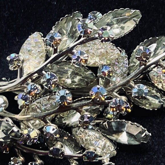 Judy Lee AB Rhinestone & Lava Glass Floral Brooch And Clip On Earrings (5134) - Picture 4 of 10